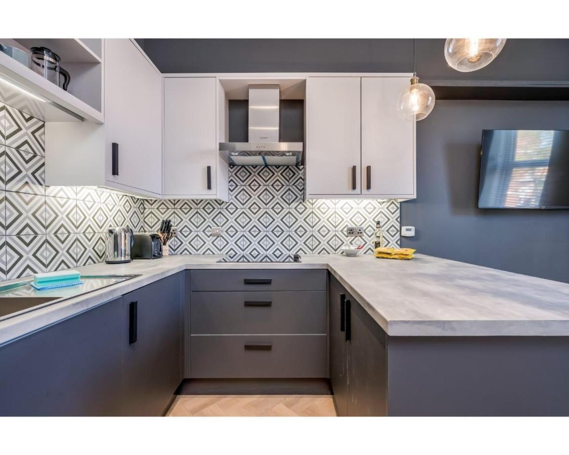 Central Belfast Apartments: University Street Екстериор снимка