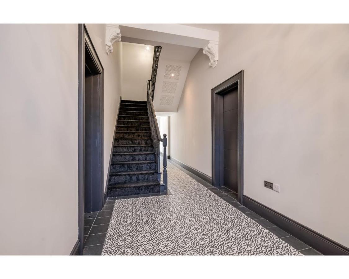 Central Belfast Apartments: University Street Екстериор снимка