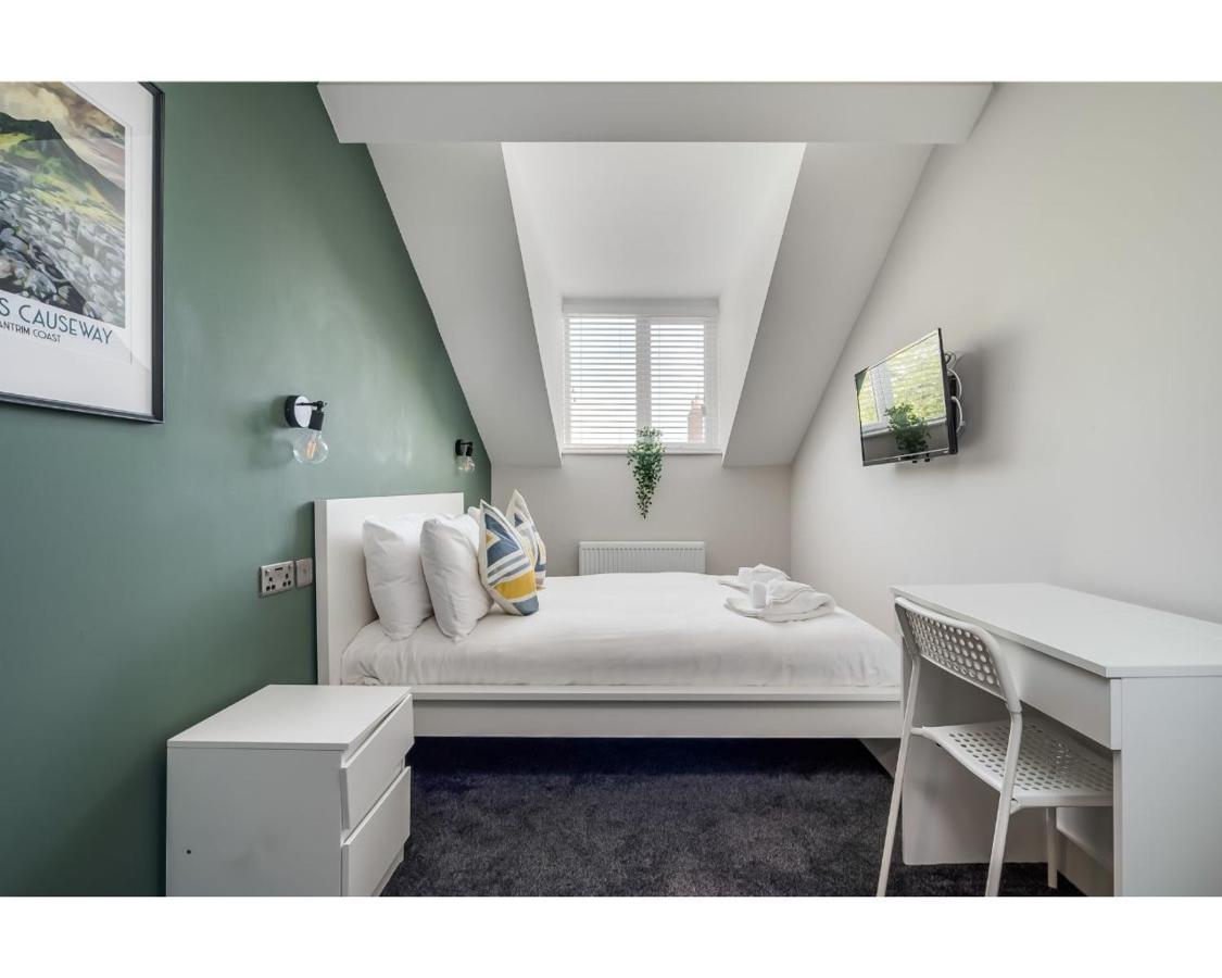 Central Belfast Apartments: University Street Екстериор снимка