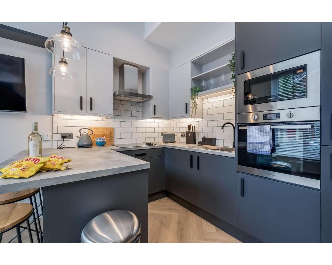 Central Belfast Apartments: University Street Екстериор снимка
